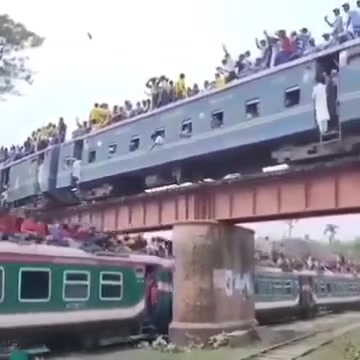 В индийских поездах не заскучаешь