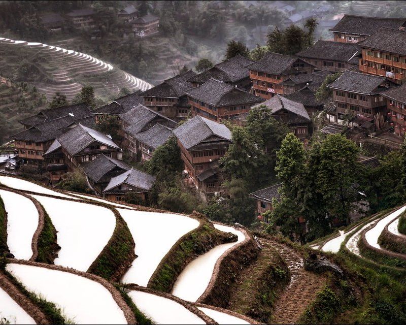 Горная деревня в Южном Китае.