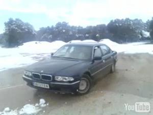 BMW 740iL drift