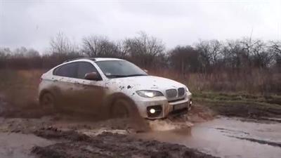 BMW X6 против Нивы 3D на бездорожье