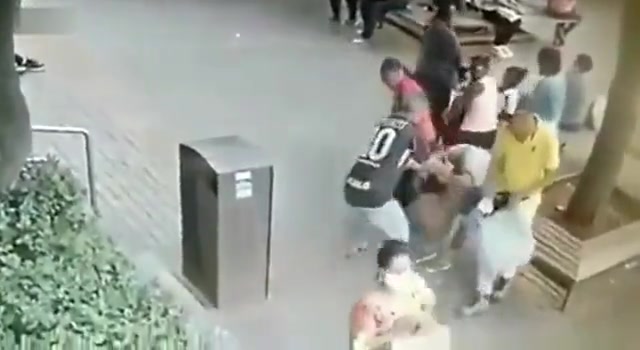 Заступились за девушку