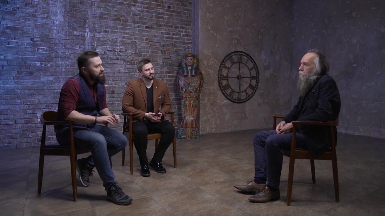 Дугин остро о Суркове, Маске, Путине, трансгуманизме и империи