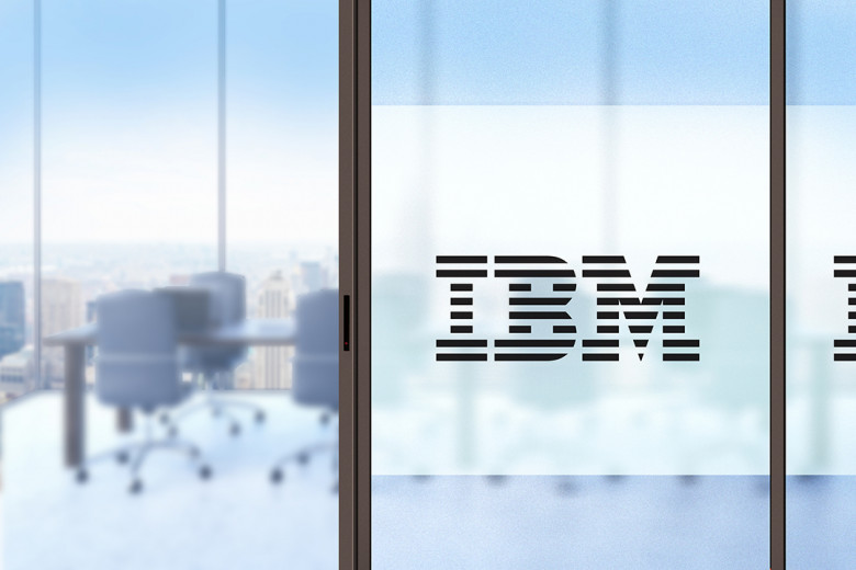 IBM продолжает массовые увольнения сотрудников в своём американском подразделении и предлагает им переезд в Индию