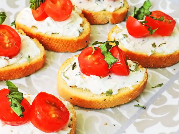 Бутерброды на праздничный стол с сыром и чесноком рецепты с фото простые и вкусные
