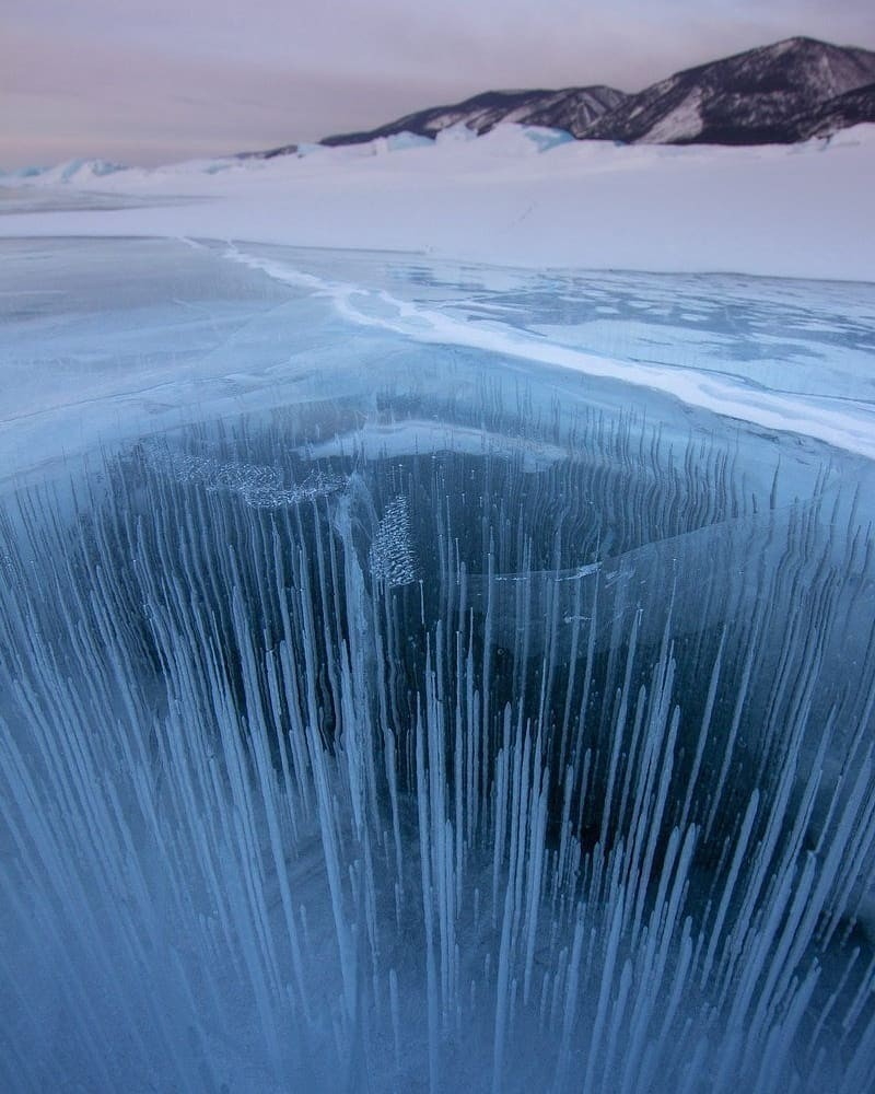 Завораживающая красота байкальского льда