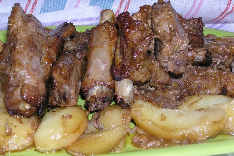 Свиные ребрышки с картошкой в рукаве в духовке