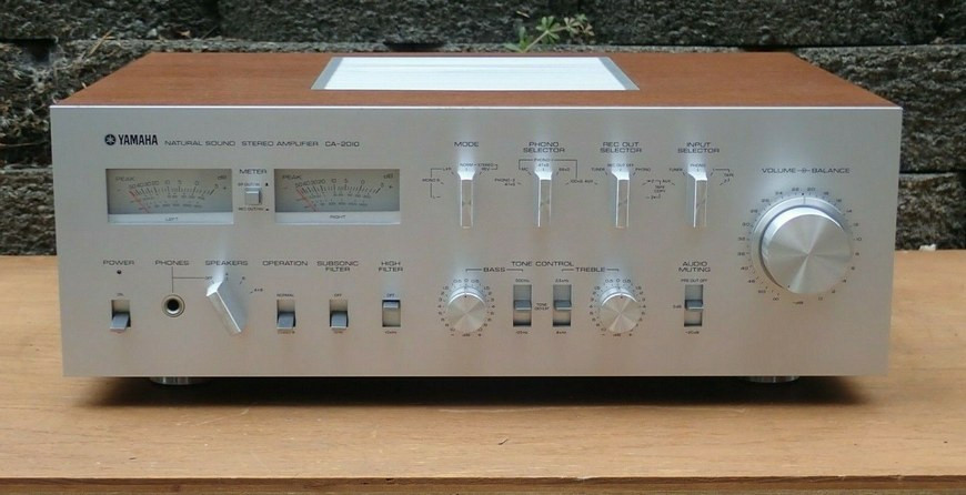 Yamaha CA-2010